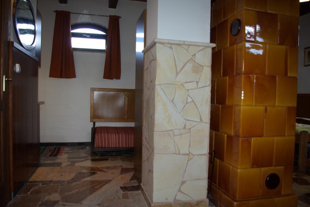 Dabasi Lovas Vendeghaz Hotel Luaran gambar